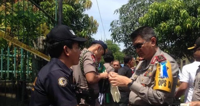 Kapolda Sumut Irjen Rycko Amelza Dahniel meninjau rumah terduga teroris4